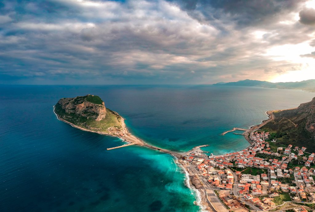 panoramic-view-of-the-ancient-hillside-town-of-monemvasia-in-the-southeastern-part-of-Peloponnese-peninsula-medieval-fortified-castle-town-of-Monemvasia-greece